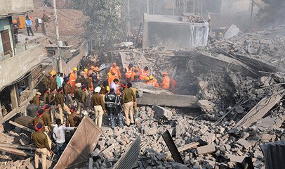 印度旁遮普邦一家工厂20日发生火灾，目前已造成10人死亡