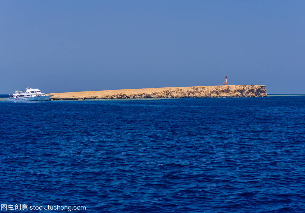 Boat trip to the coral reefs of the Red Sea Boat trip to the coral reefs of the Red Sea