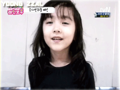 混血小女孩动态表情包 权律二女孩gif表情包