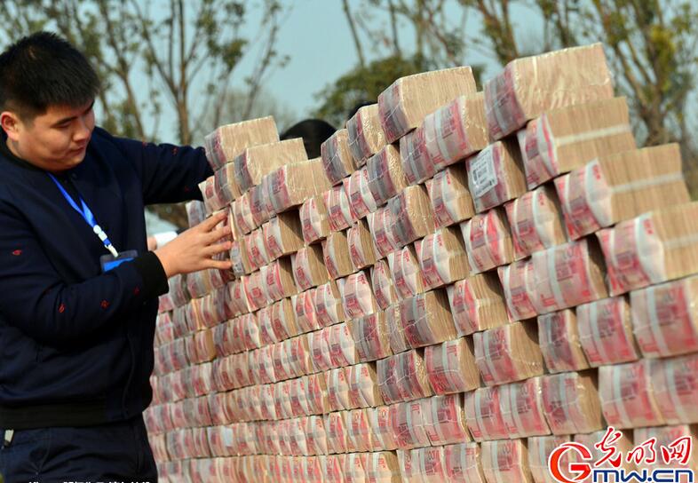 你愿意拿着五万人民币的月薪薪资离开家人五年去一个不算发达的国家