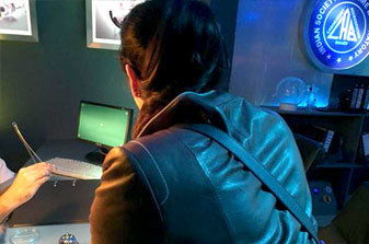 WATCH Aamir, Anushka say Love Is A waste WATCH Aamir, Anushka say Love Is A waste